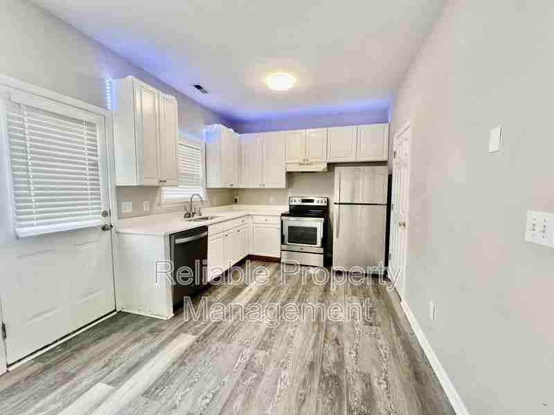 2829 Bennington Dr - Photo 3 of 12