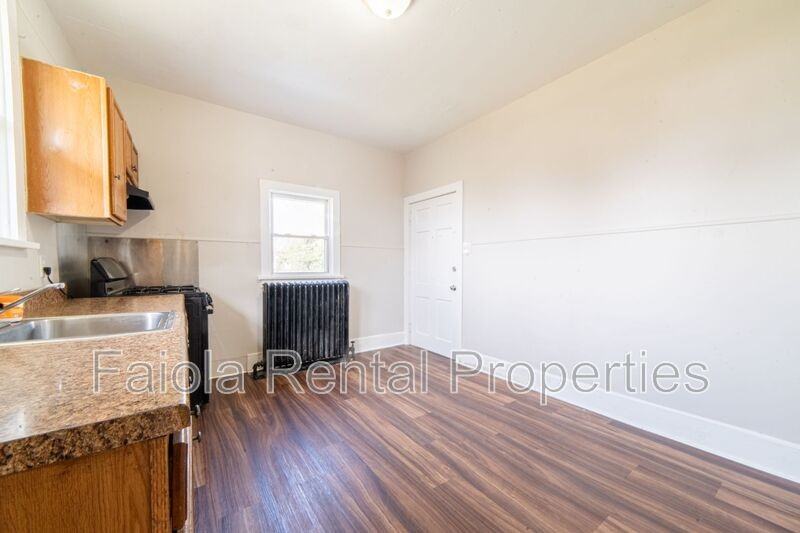 426 W Peach St #2 - Photo 2 of 12