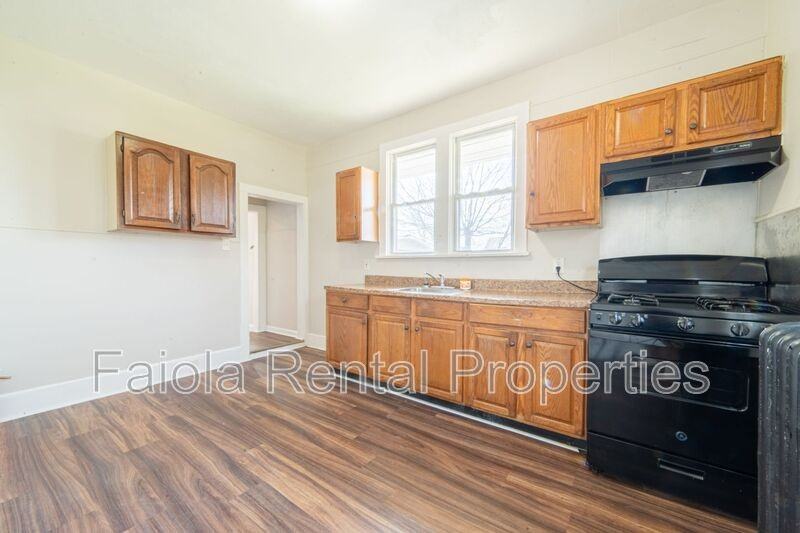 426 W Peach St #2 - Photo 4 of 12