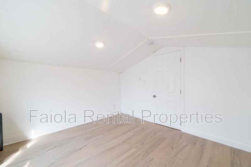 426 W Peach St #2 - Photo 7 of 12