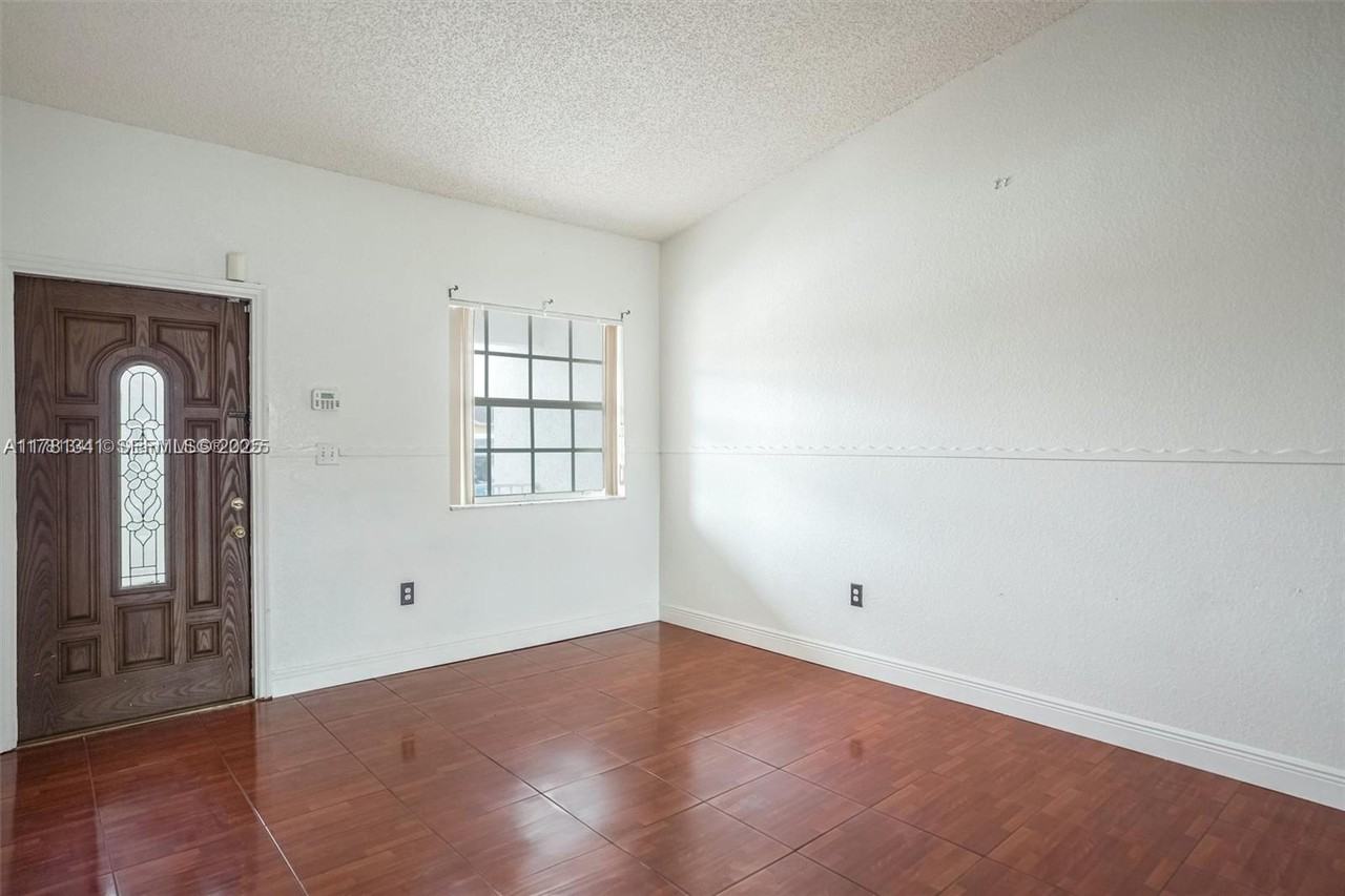 11605 Southwest 147th Terrace #11605 - Photo 6 of 35