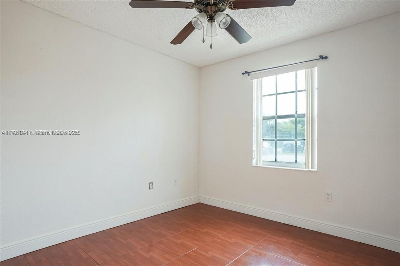 11605 Southwest 147th Terrace #11605 - Photo 7 of 35