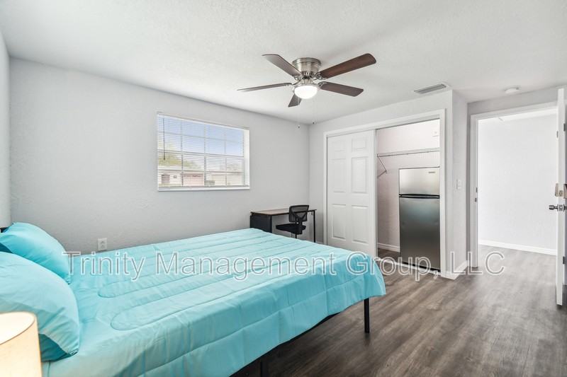 10033 Brunswick Ln - Photo 2 of 20