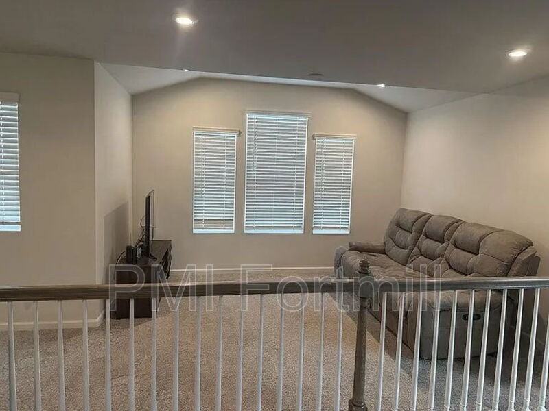 1714 Woodend Dr - Photo 5 of 11