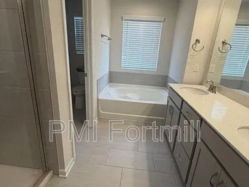 1714 Woodend Dr - Photo 7 of 11