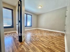 featured image of 326 E Washington St