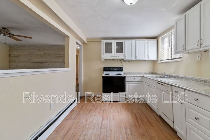 14920 E 22nd Ave - Photo 4 of 9