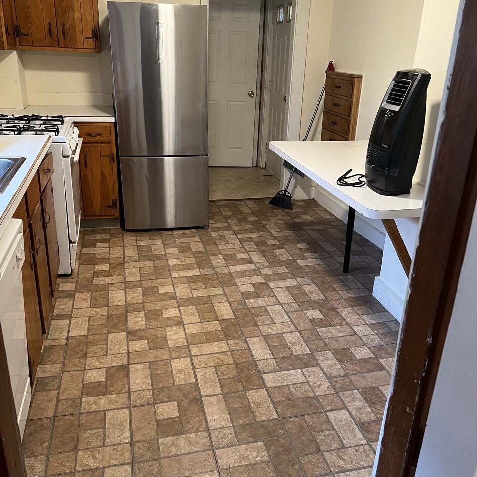 22 Daniels Ct #1 - Photo 2 of 12