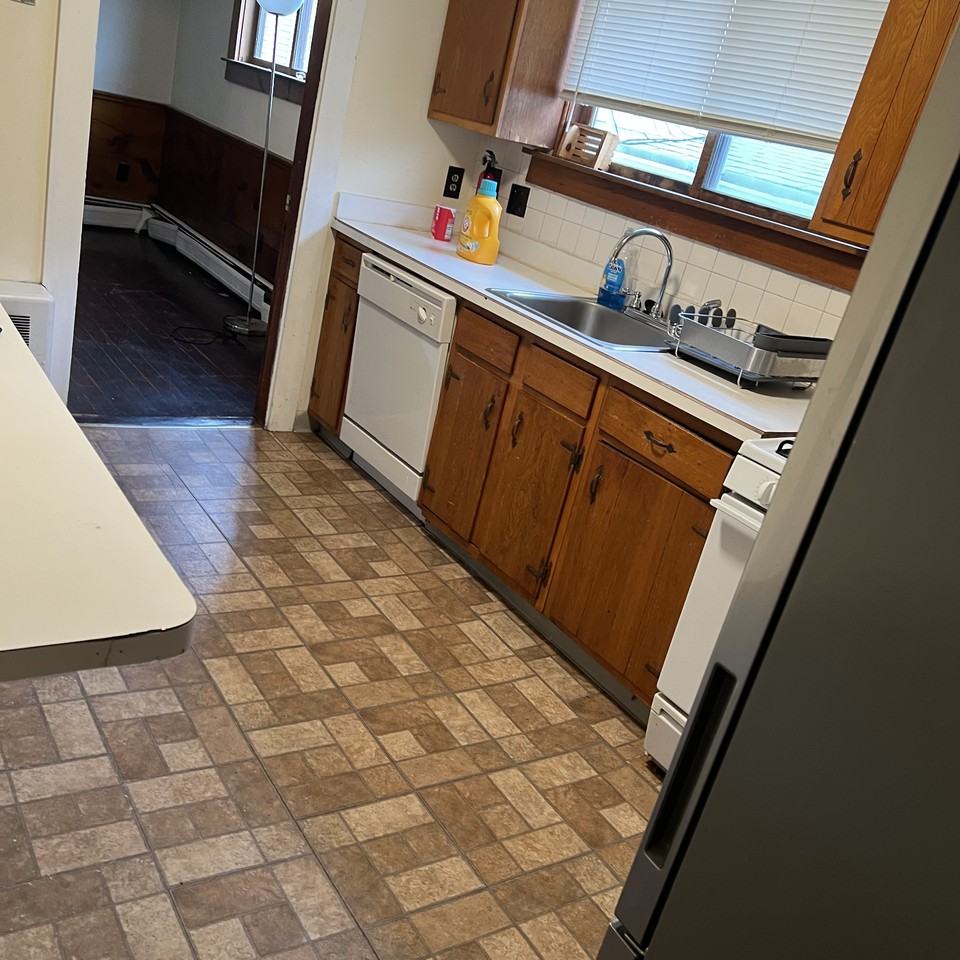 22 Daniels Ct #1 - Photo 3 of 12