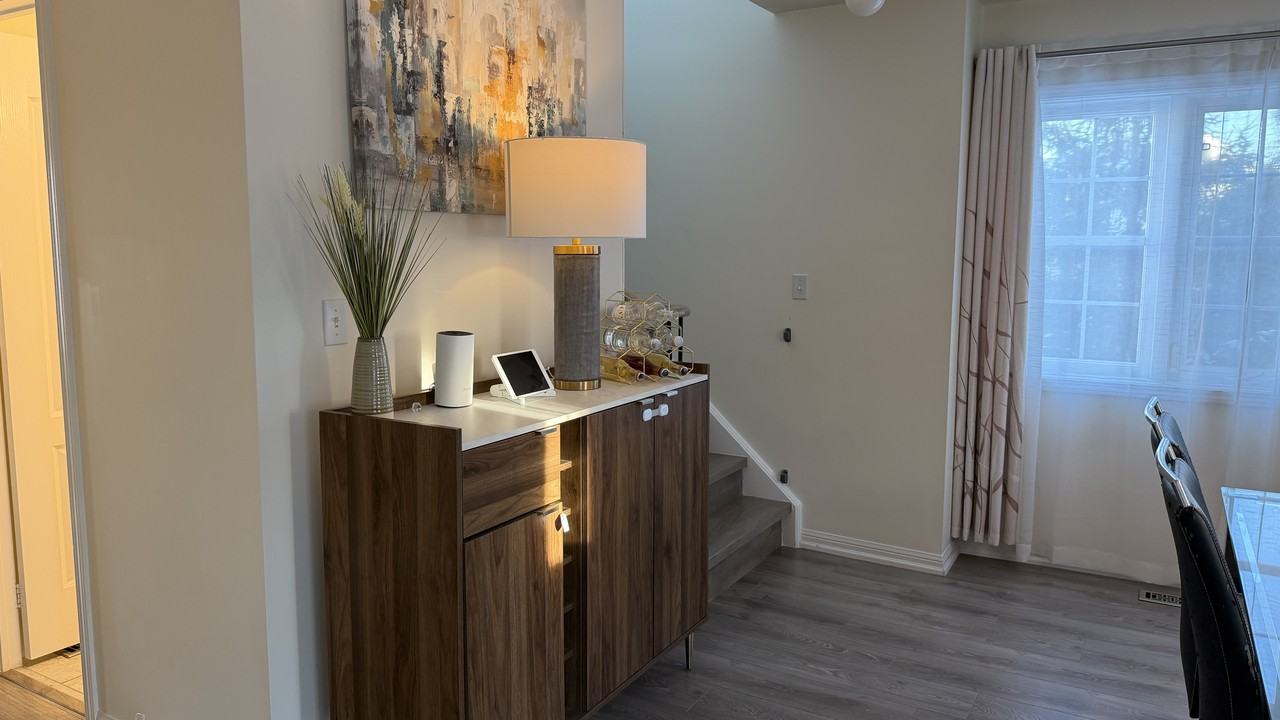 3030 Breakwater Court - Photo 4 of 35