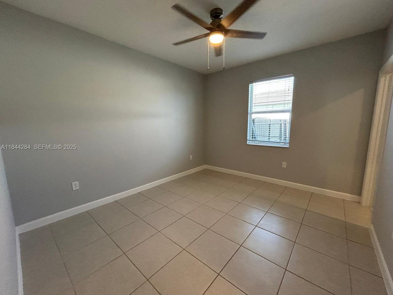 16740 Southwest 290th Lane - Photo 6 of 29