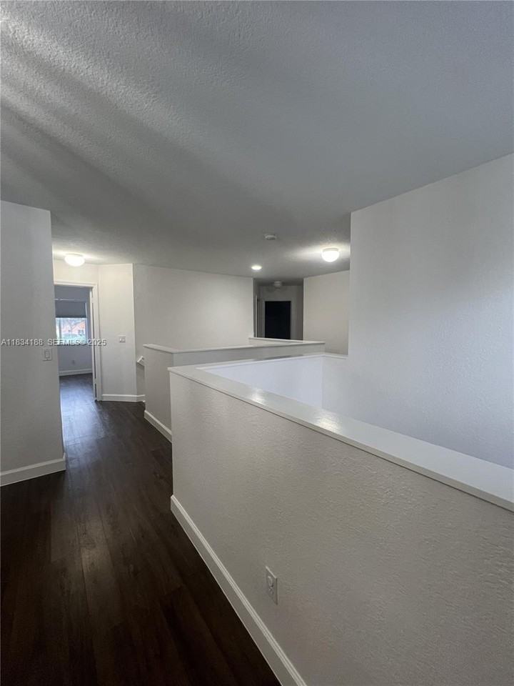 13468 Southwest 23rd Street - Photo 4 of 17