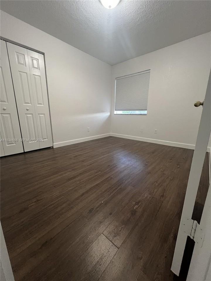 13468 Southwest 23rd Street - Photo 3 of 17