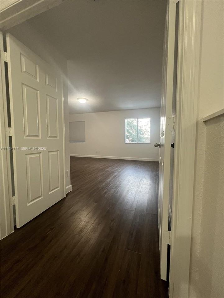 13468 Southwest 23rd Street - Photo 6 of 17