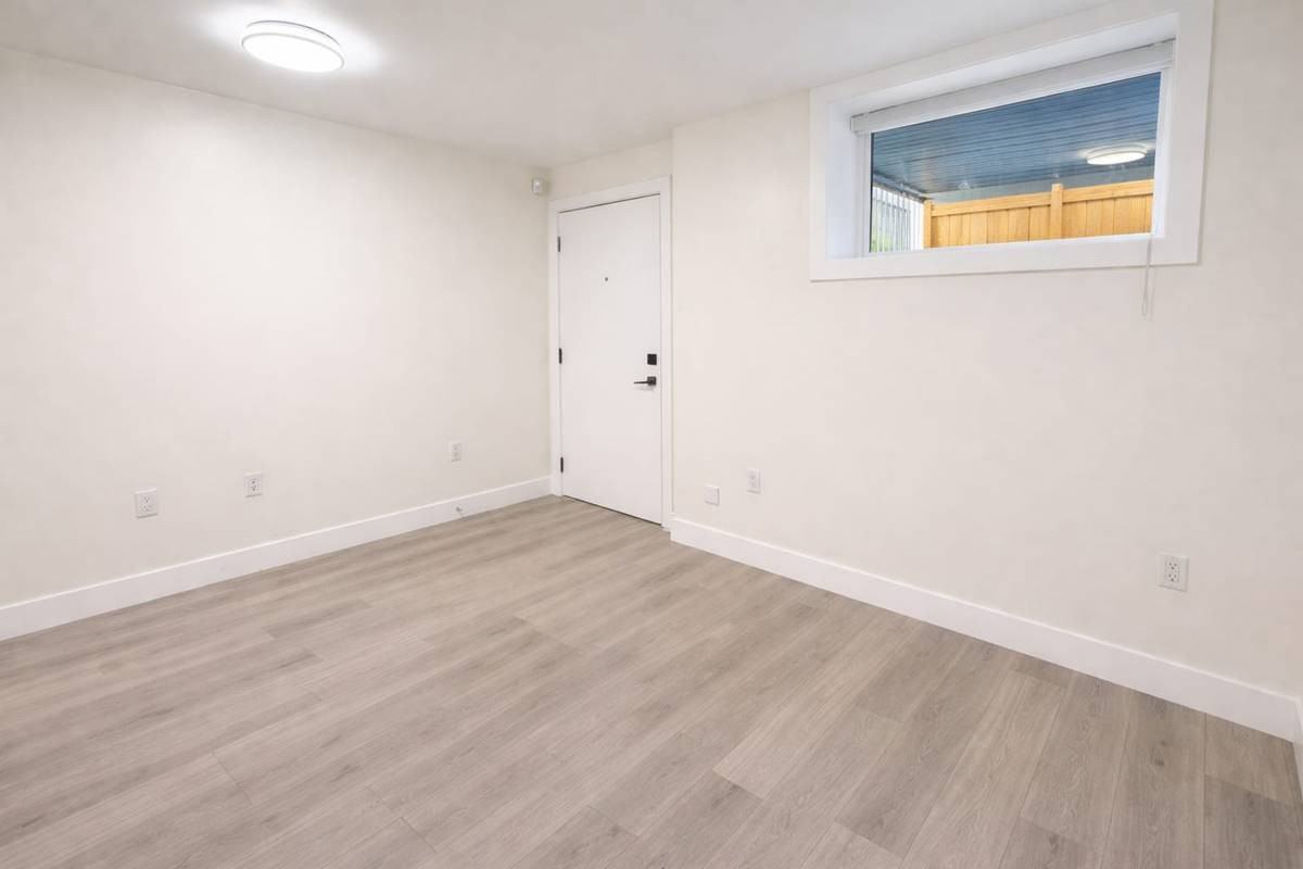 3324 East 2nd Avenue - Photo 7 of 9