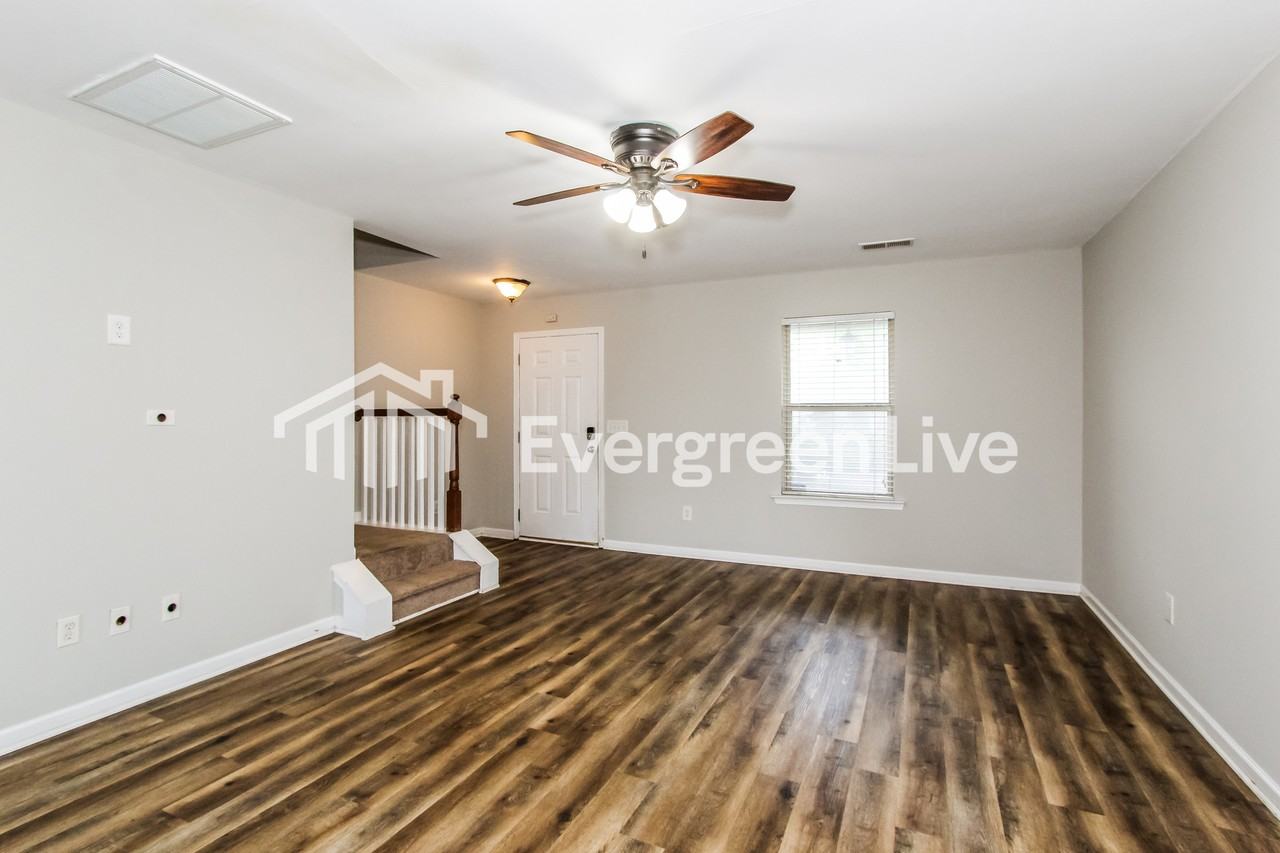 384 Union Station Way - Photo 3 of 15