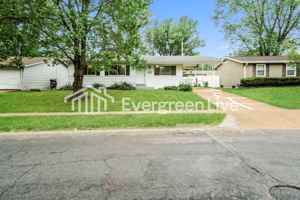 featured image of 1000 Central Pkwy