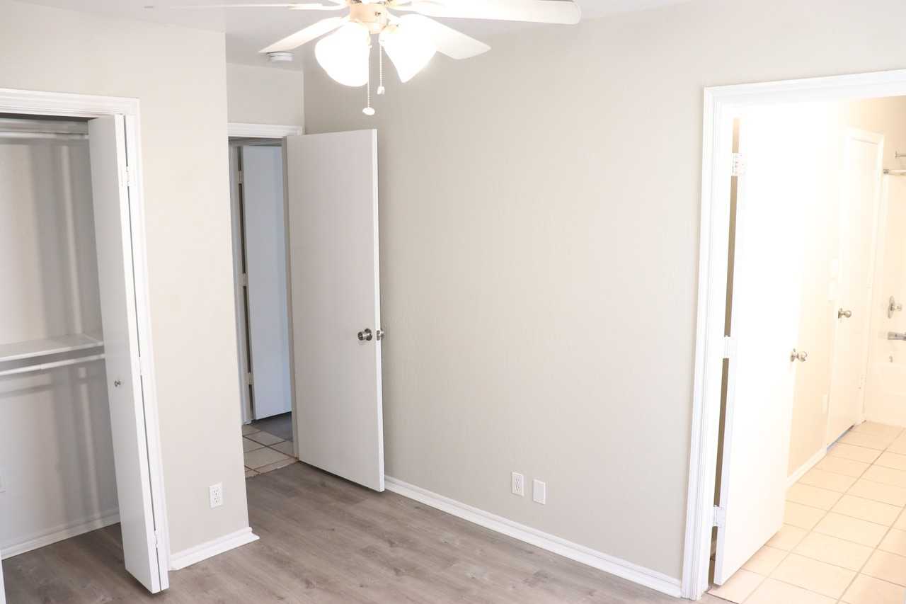 1215 Eastgate Dr #1215 - Photo 7 of 16