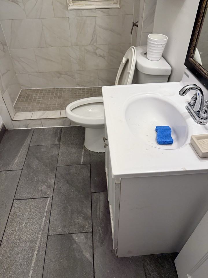 710 Pine St - Photo 5 of 6