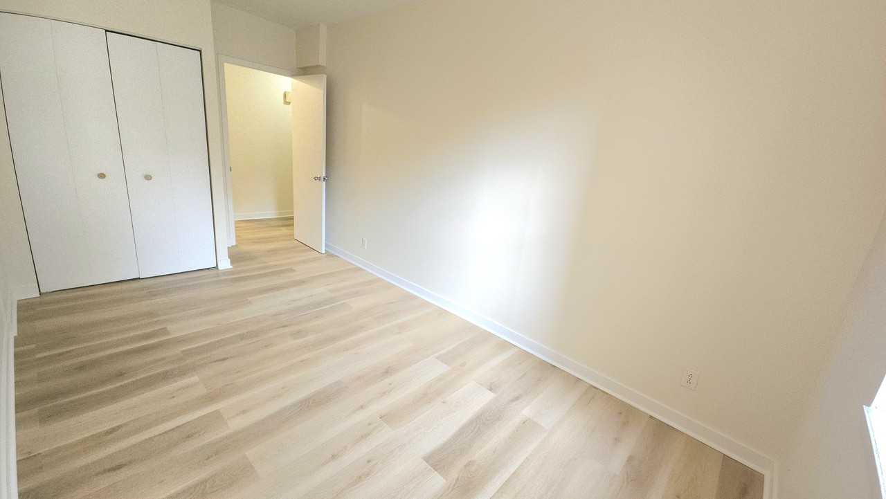 1433 Boulevard Saint-Laurent - Photo 2 of 5