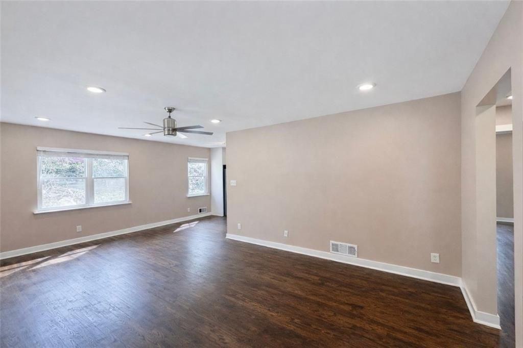 1291 Lorenzo Dr Sw - Photo 3 of 20