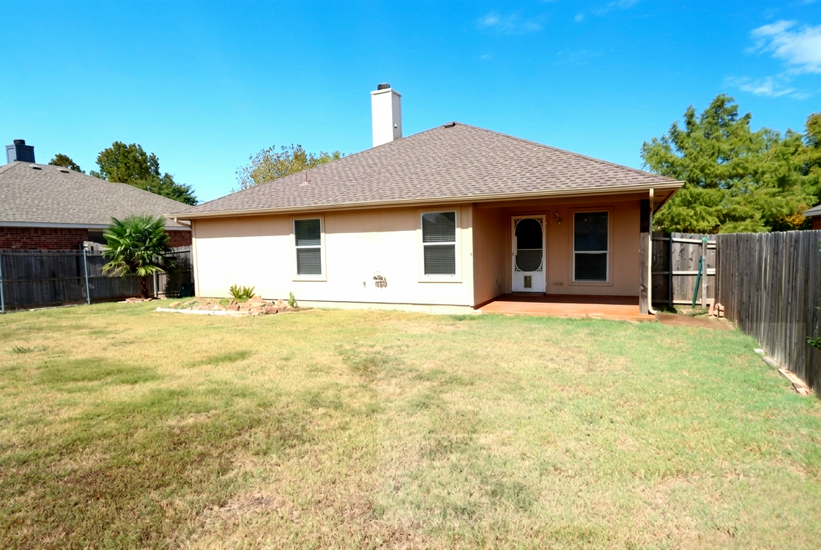 9821 Pierce Dr - Photo 4 of 4