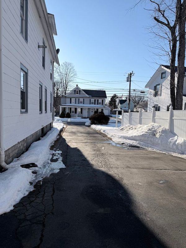 79 Meadow St - Photo 4 of 11