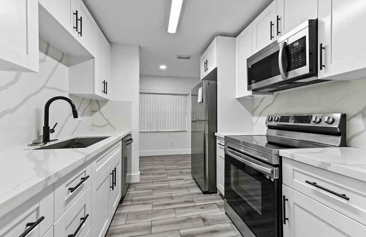 1459 Summit Run Cir - Photo 2 of 20