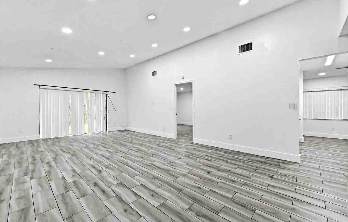 1459 Summit Run Cir - Photo 4 of 20