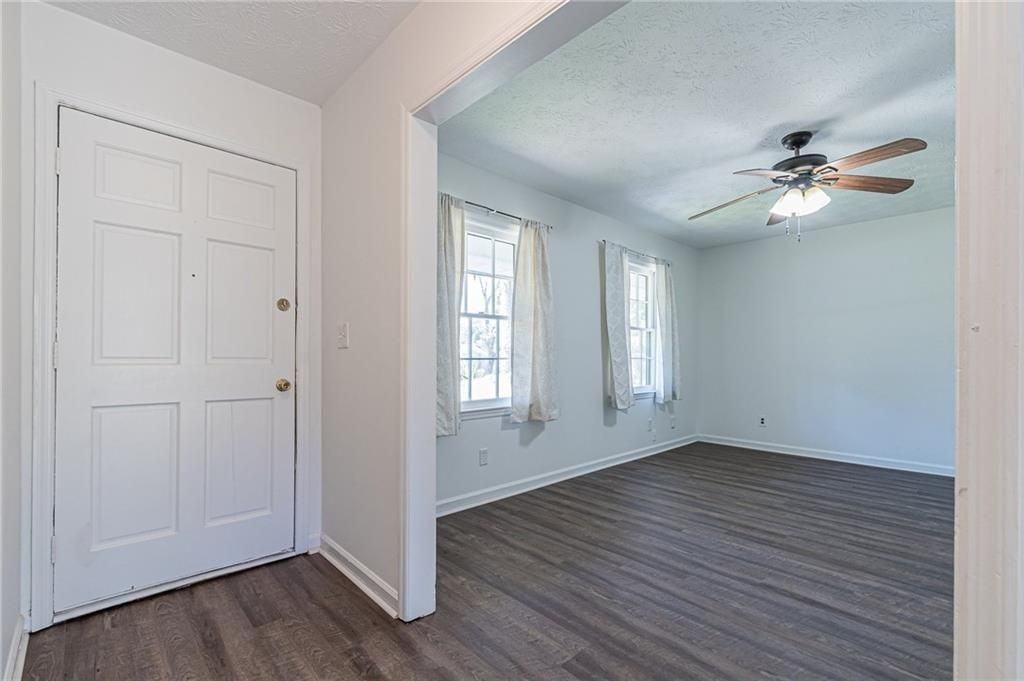 926 Live Oak Ct - Photo 7 of 41