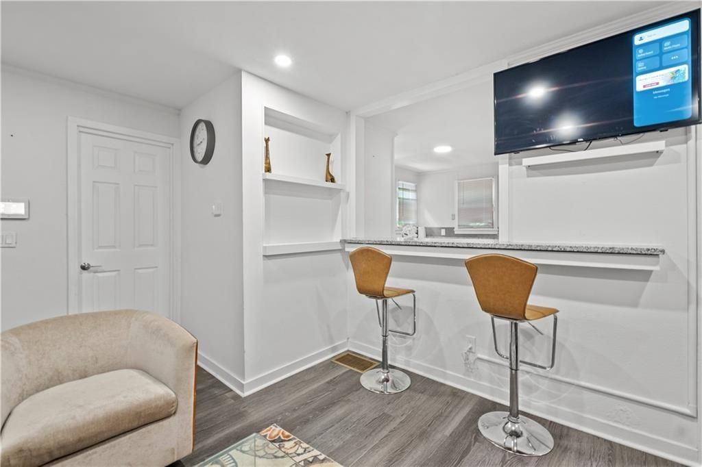 1738 Duke Rd - Photo 3 of 23