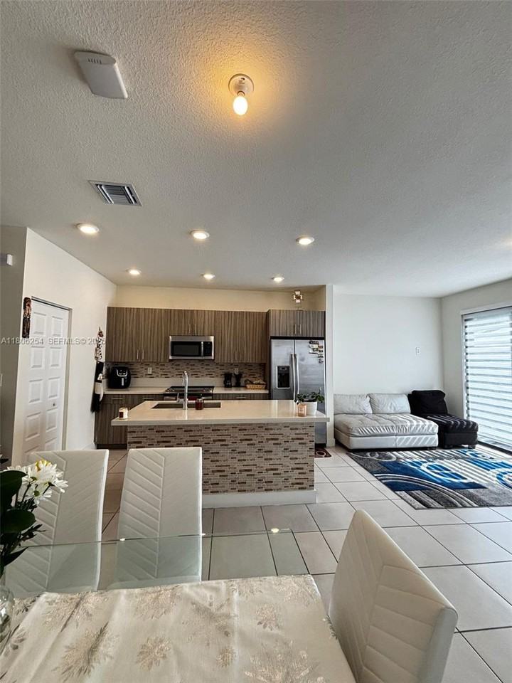 15860 Northwest 91st Court - Photo 5 of 48