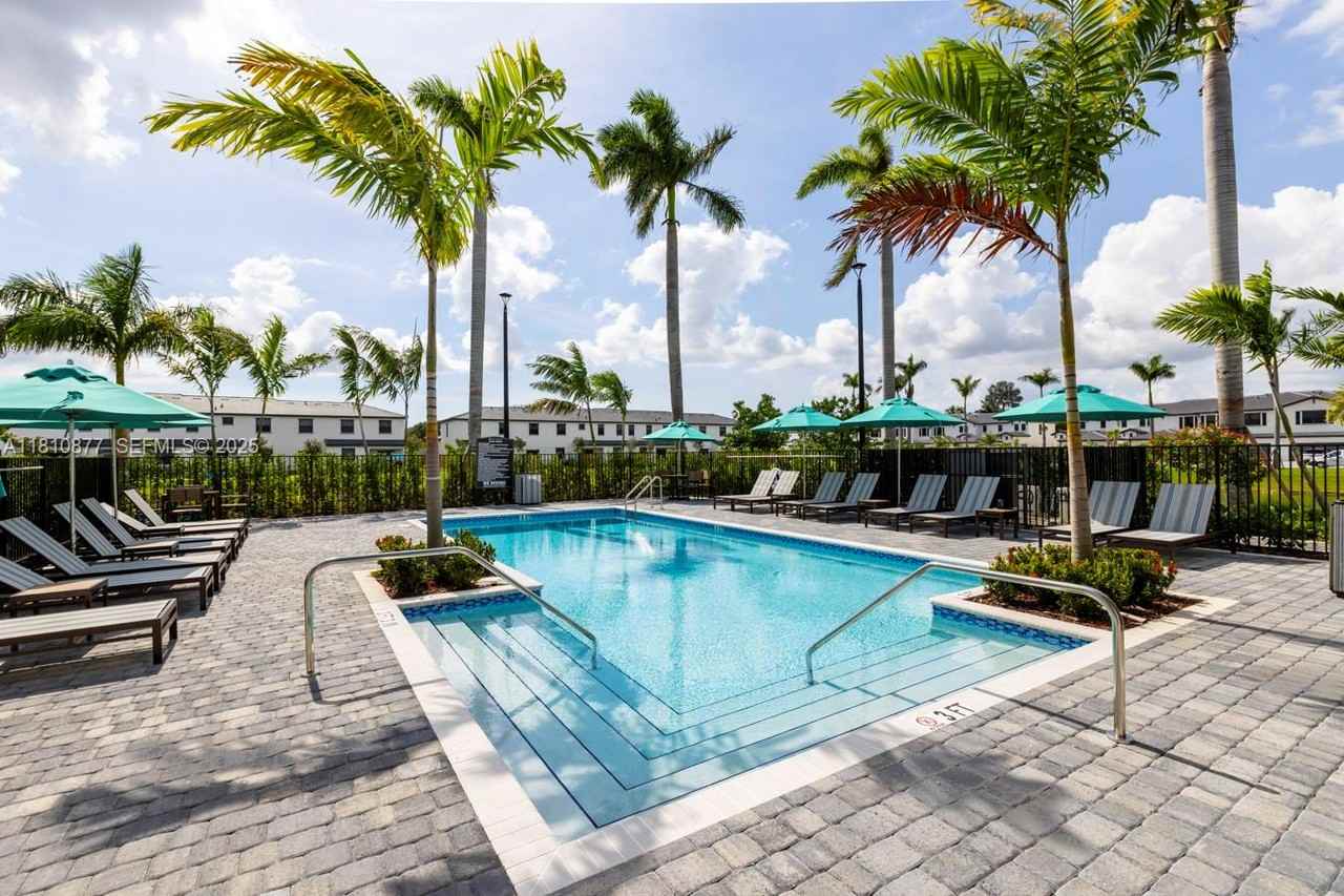 3000 Park Place - Photo 2 of 15