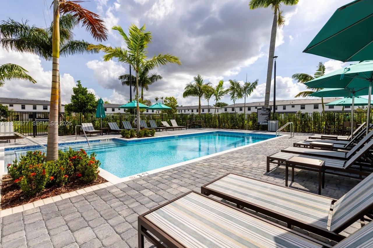 3000 Park Place - Photo 4 of 15