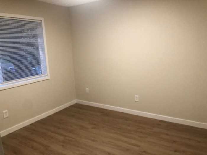 835 7th Ave #8 - Photo 4 of 10