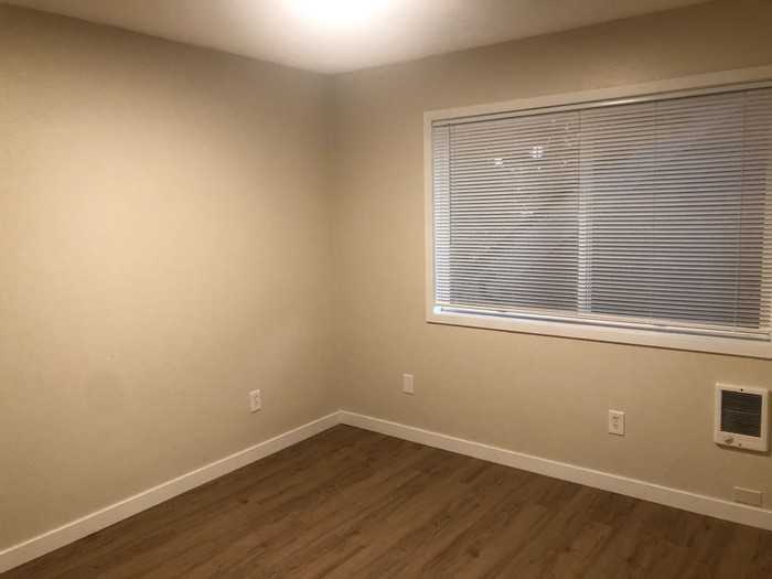 835 7th Ave #8 - Photo 5 of 10