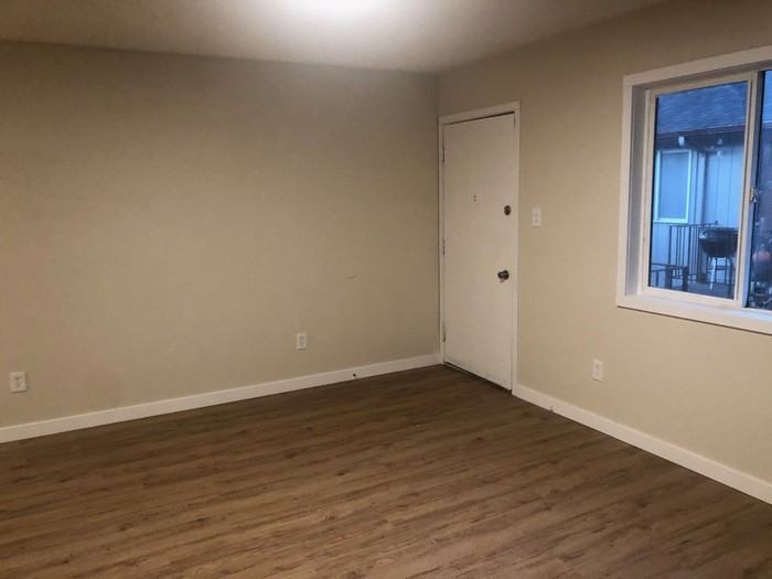 835 7th Ave #8 - Photo 6 of 10