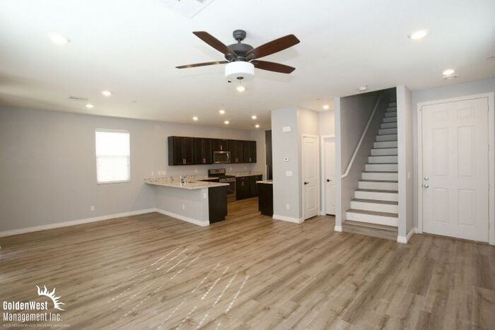2957 Capobella Ave - Photo 3 of 18