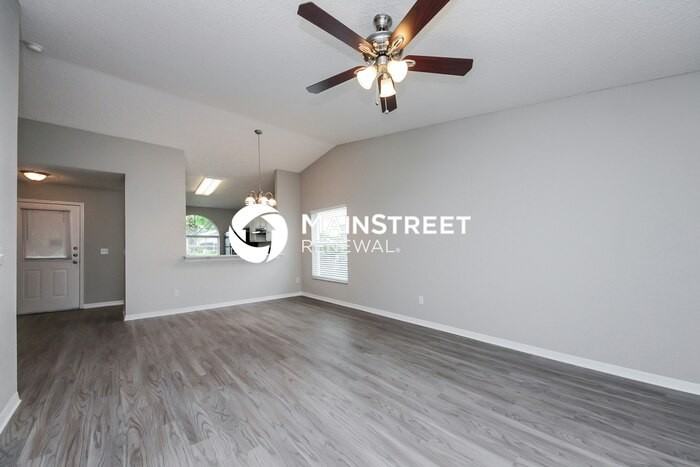 1512 Oak Hill Trl - Photo 4 of 16