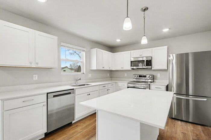 1401 Ridgeview Dr - Photo 3 of 21