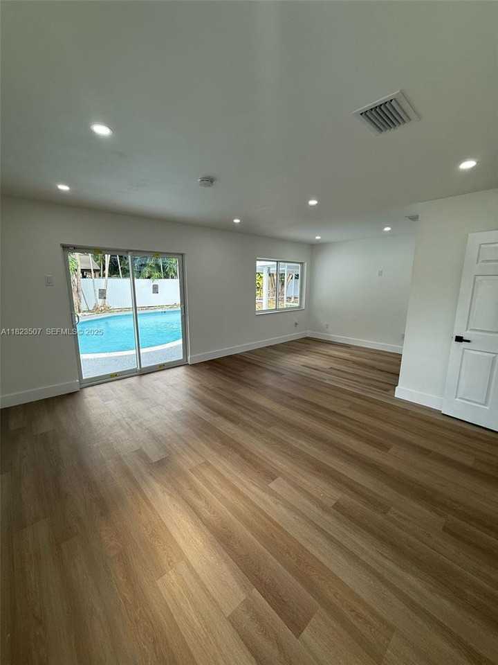 9934 Southwest 195th Street #9934 - Photo 7 of 12