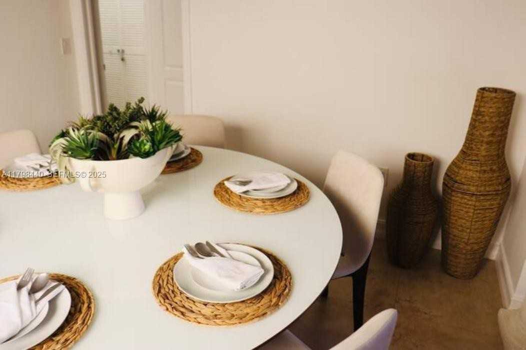 15566 Southwest 13th Terrace - Photo 3 of 27