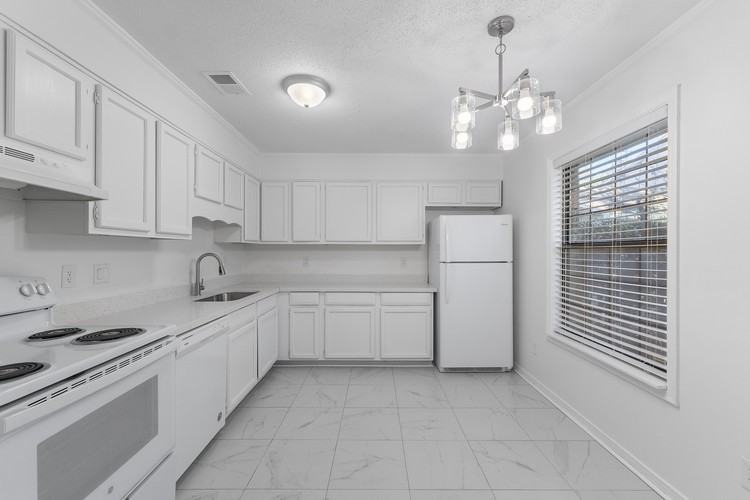 3340 Colonial Oaks Dr #2D - Photo 5 of 12