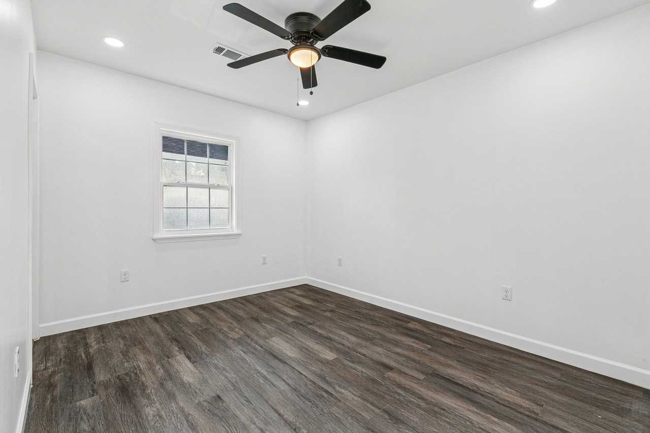 1925 Broadway St #NA - Photo 5 of 12