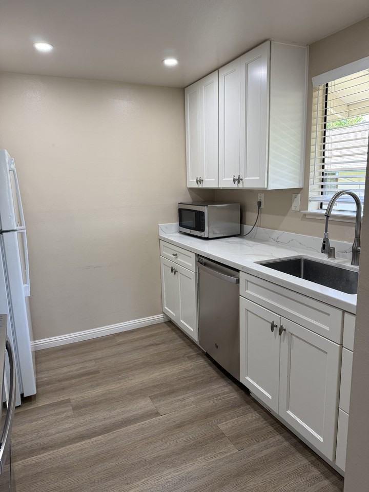 2415 Horizon Ln #129 - Photo 2 of 15