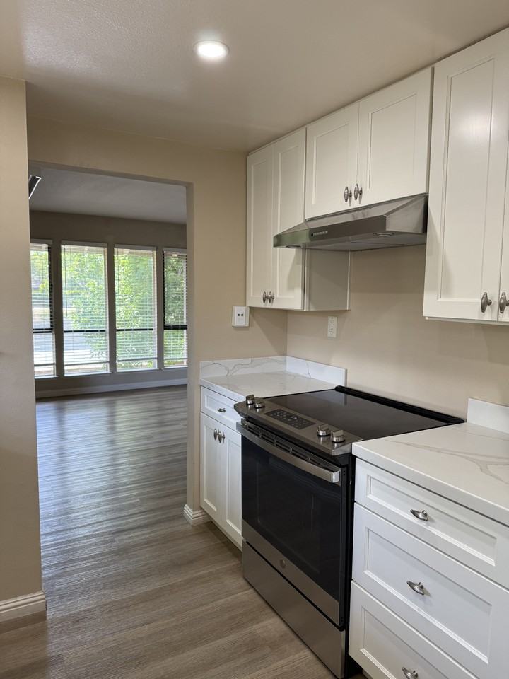 2415 Horizon Ln #129 - Photo 3 of 15