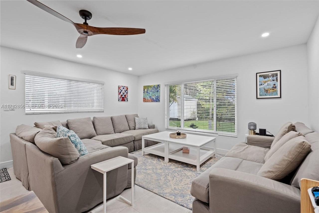 9221 Southwest 16th Street - Photo 3 of 44