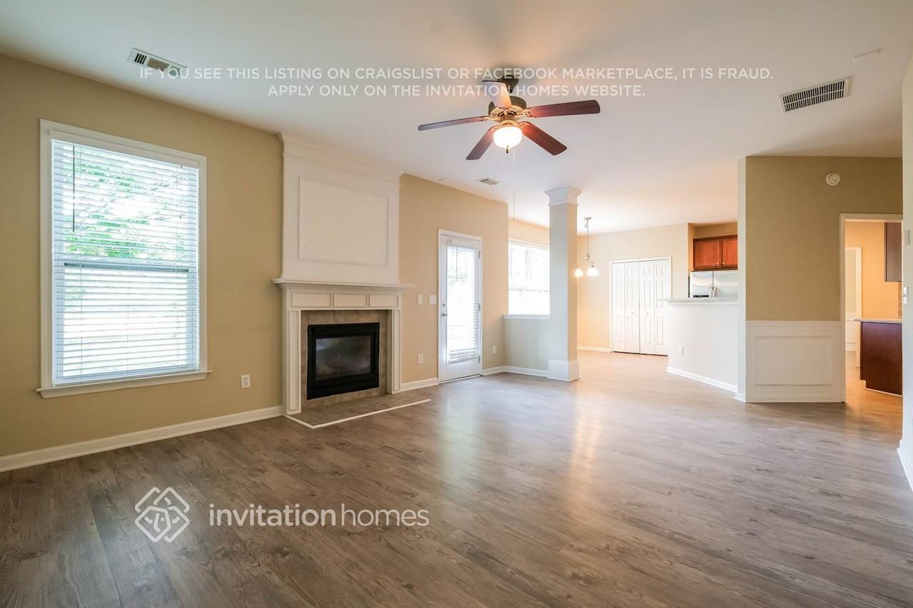 4392 Walforde Blvd - Photo 5 of 18