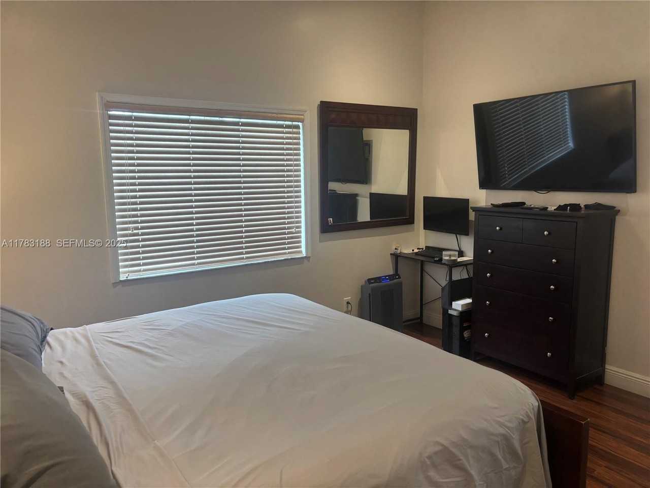 10265 Southwest 24th Court - Photo 4 of 12