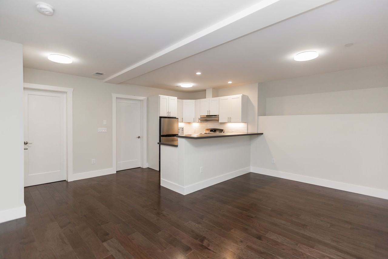 1445 Mason - Photo 2 of 25